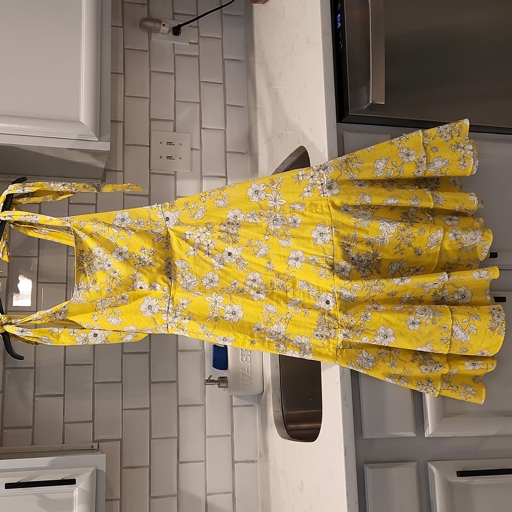 Yellow dress